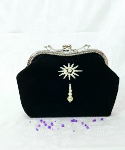 Túi xách nhung đen đính ngọc trai